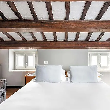 Aparthotel Numa Vici 4*